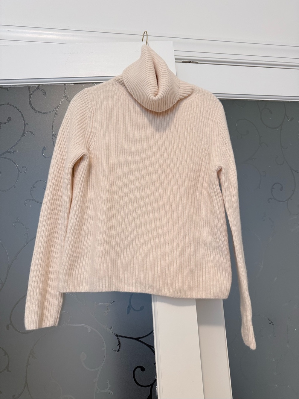 Banana Republic Cream Ribbed Turtleneck Sweater